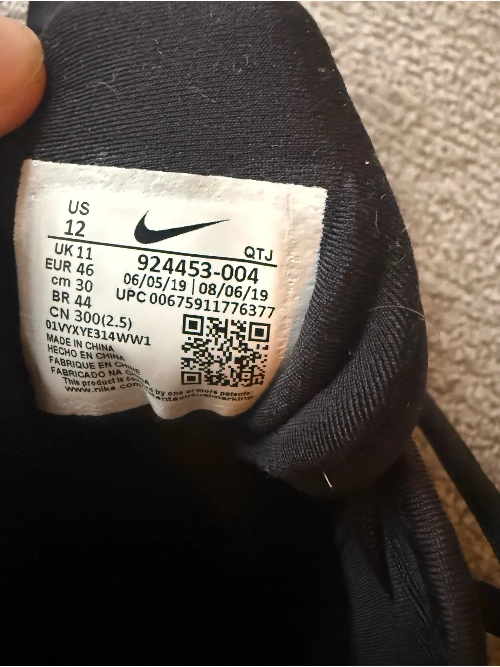 Nike Men's Black Low-Top Air-Style Sneakers